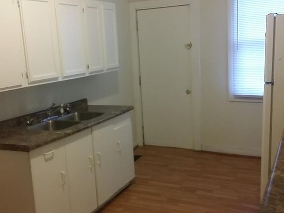 5th image of 128 Hamilton Ave