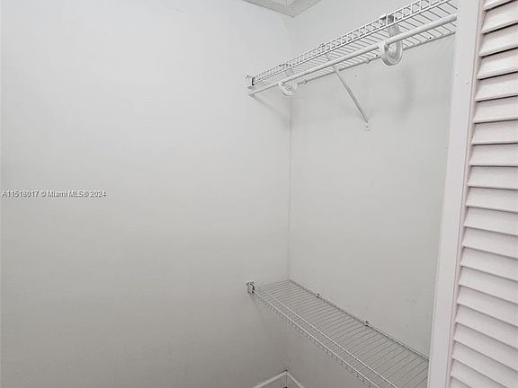 4th image of 13304 Glenmoor Dr