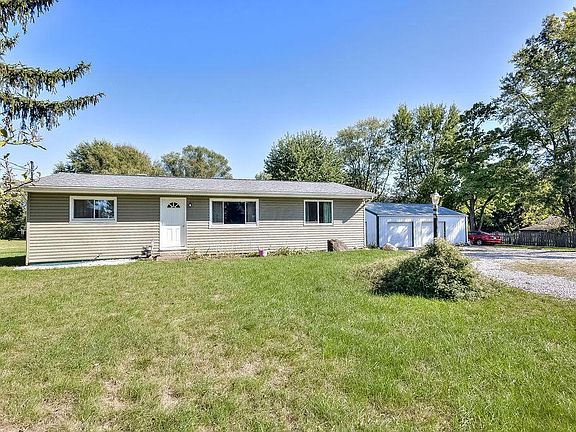 3rd image of 6977 Tussic St