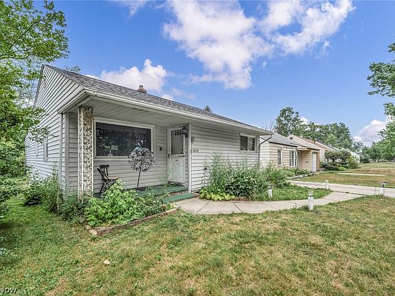 3rd image of 4008 E 186th St