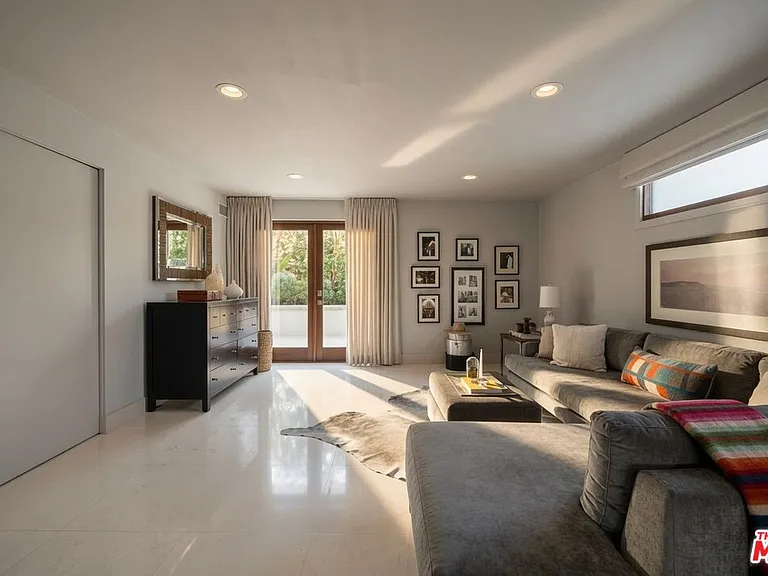 2035 De Mille Dr — Photo 25