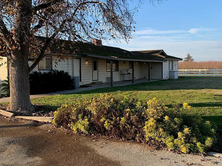 2815 S Rolinda Ave — Photo 2
