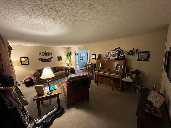 Upstairs v living room 