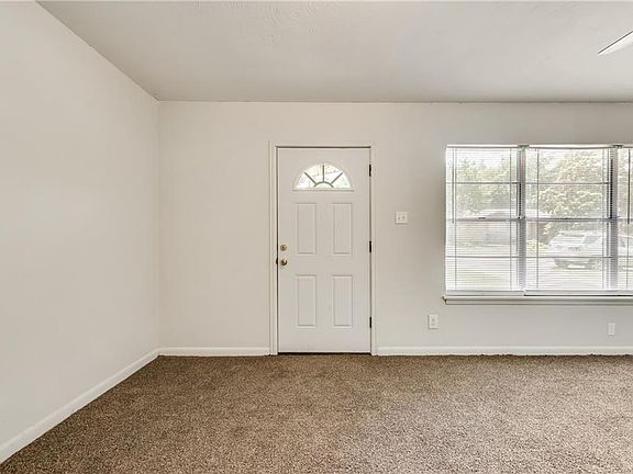 3rd image of 1727 W Parnell St
