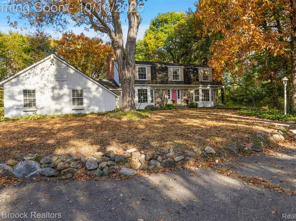 521 Kingsley Trl, Bloomfield Hills, MI 48304