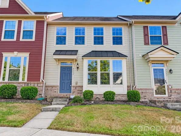 3323 Major Samuals Way, Charlotte, NC 28208