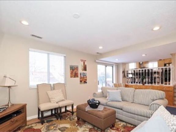 2nd image of 1287 E Alta Heights Dr