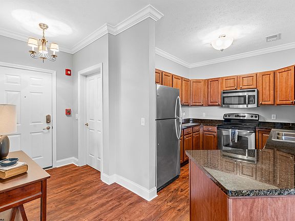 5th image of 2837 Suncrest Vlg