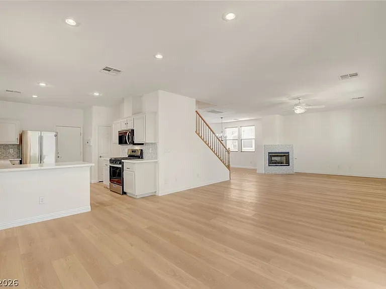 10808 Wallflower Ave — Photo 12
