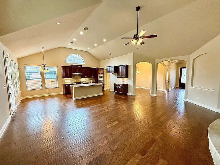 5512 Lipan Apache Bnd — Photo 5