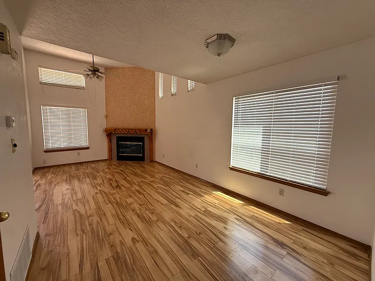 2801 Mirto Dr NE — Photo 5