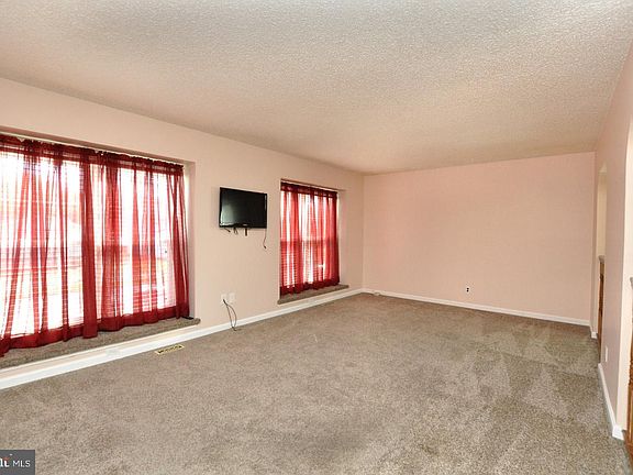 3rd image of 192 Canterbury Rd