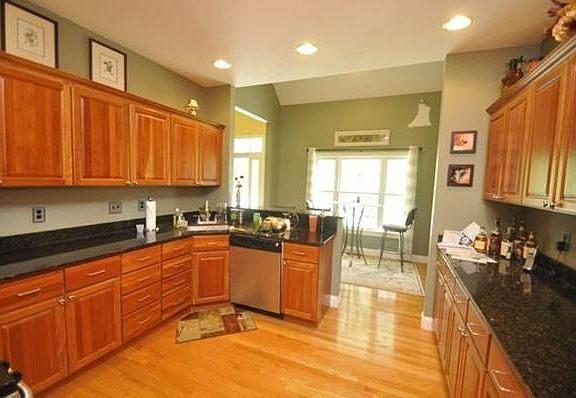 2nd image of 545 Newburyport Tpke Unit 2