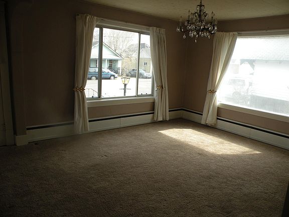 5th image of 209 Meade St #0