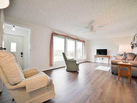 4th image of 3842 County Road 306