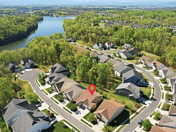 2nd image of 102 Peregrine Ct