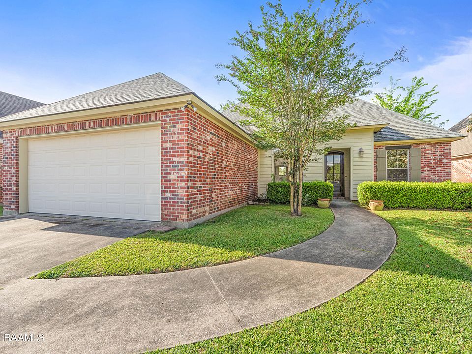 1st image of 103 Beaufort Cir