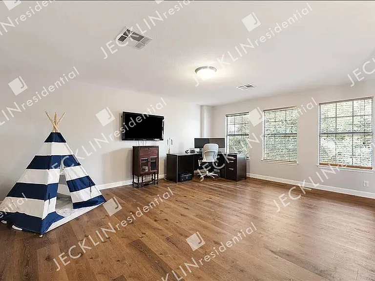 100 David Dr — Photo 17