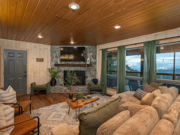 401 Lookout Dr #Id1044301p, Mars Hill, NC 28754