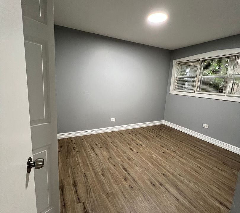 1st image of 7044 S Cornell Ave APT 1B