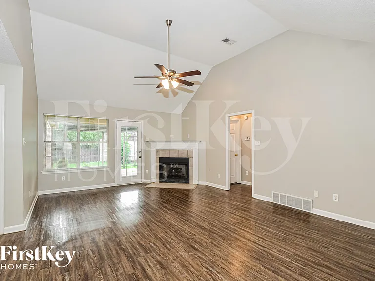 1523 Beringer Dr — Photo 4