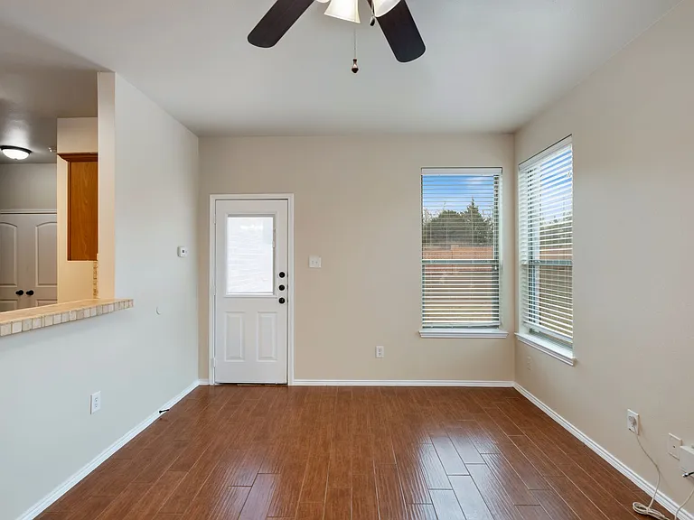 382 Armstrong Ln — Photo 6