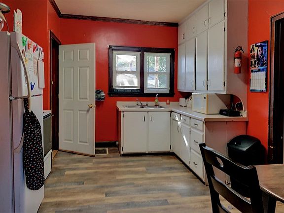 Lower Unit Kitchen