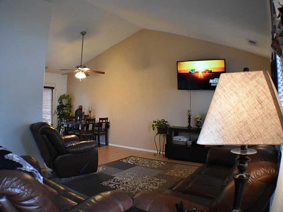 3rd image of 2207 N Huntzinger Ave