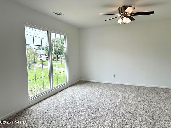 4th image of 2520 Parkway Drive