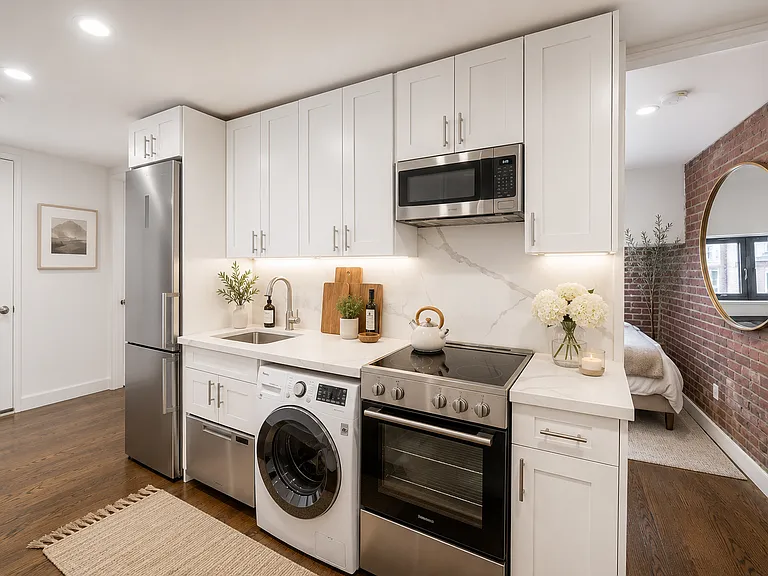 35 Crosby St #4R — Photo 2