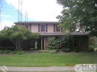 48028 Ben Franklin Dr, Shelby Township, MI 48315