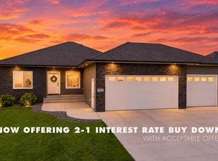 835 Melissa Ave, Harrisburg, SD 57032