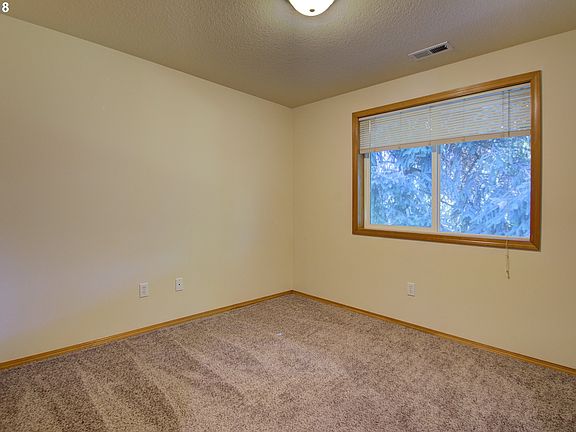 3rd image of 8715 NE 107th Ave