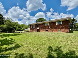 2523 Graves Rd, Maryville, TN 37803