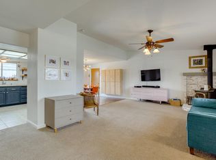 1011 Goodview Way, Redding, CA 96003