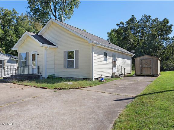 2nd image of 1021 E Cherry St