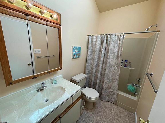 4th image of 9310 Monmouth Ave #2