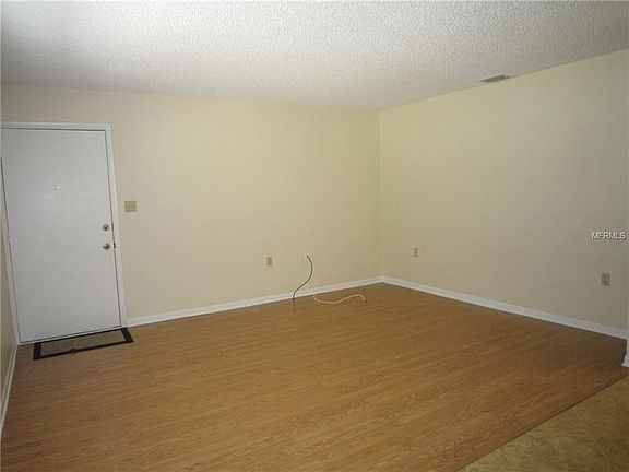 5th image of 226 E Palm Dr