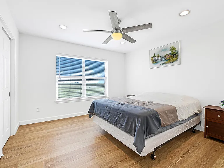 747 Waypoint Dr — Photo 35
