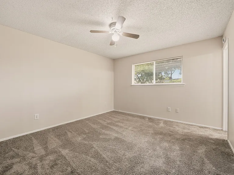 616 Reveille Rd — Photo 16