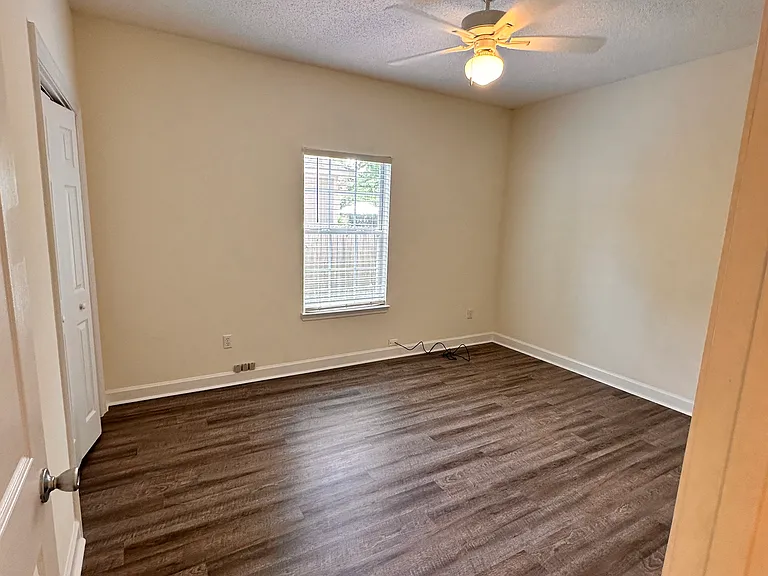 90 Albatross Ct — Photo 23
