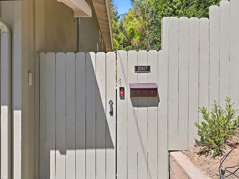Martha St — Photo 44