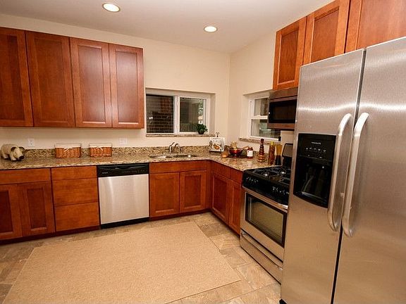 3rd image of 4979 Odell St