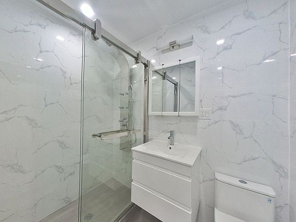 5th image of 18 Avenue A #3W