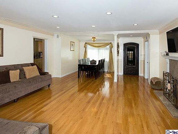 5th image of 913 Andover Dr