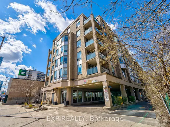 5940 Yonge St #215, Toronto, ON M2M 4M6