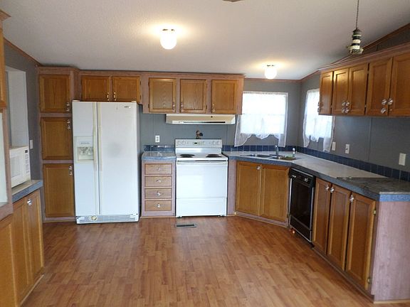 5th image of 235 Southlake Dr