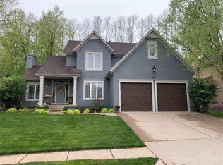 5816 Manor Dr, Parkville, MO 64152