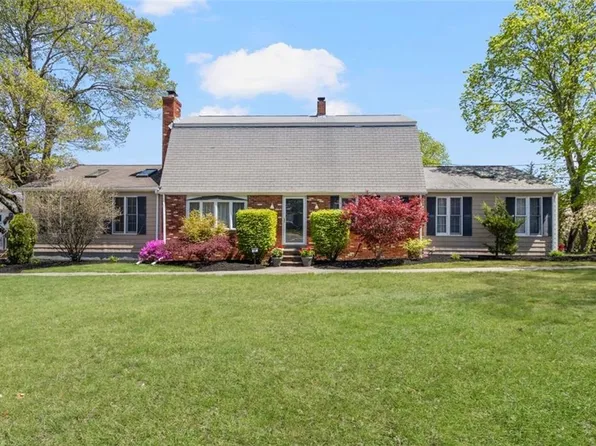 50 Fairview Ave, West Warwick, RI 02893