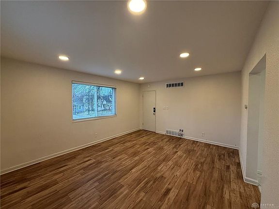5th image of 1922 Shroyer Rd